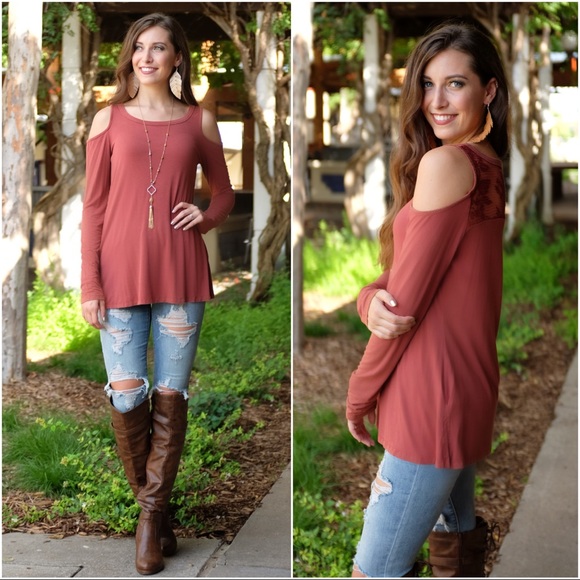 ✨LAST ONE✨Nothing Better Cold Shoulder Tunic-Rust - Picture 2 of 4